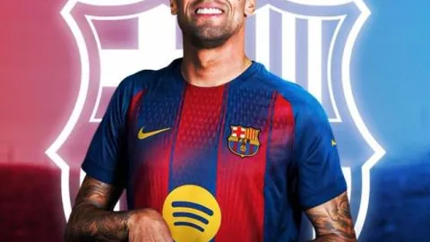 港壁球女队世锦赛连胜两场晋级决赛圈，男队首日比赛一胜一负同分进击